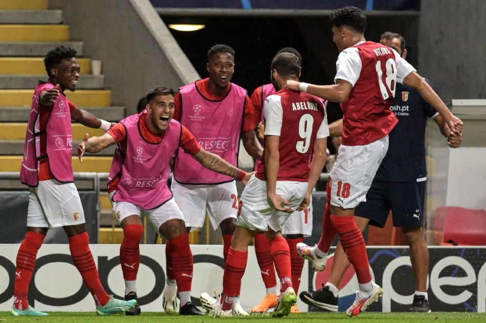 要时承担主 要时承担主