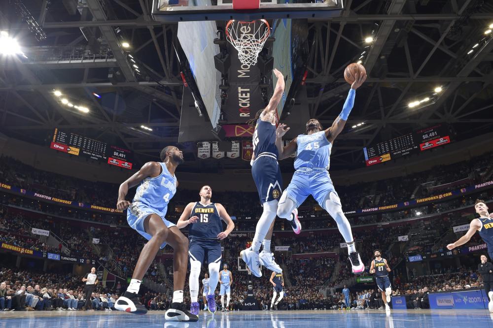 短传配合来 短传配合来