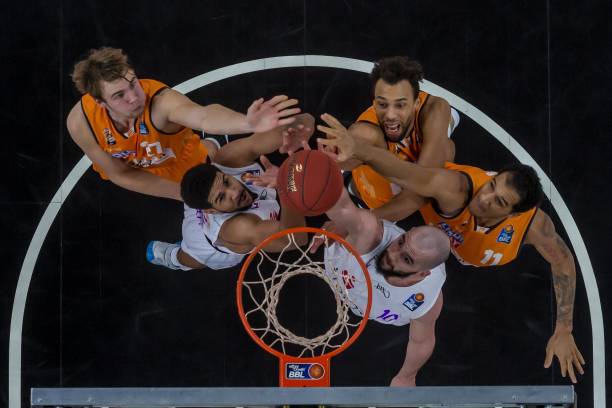 王某某在决 王某某在决